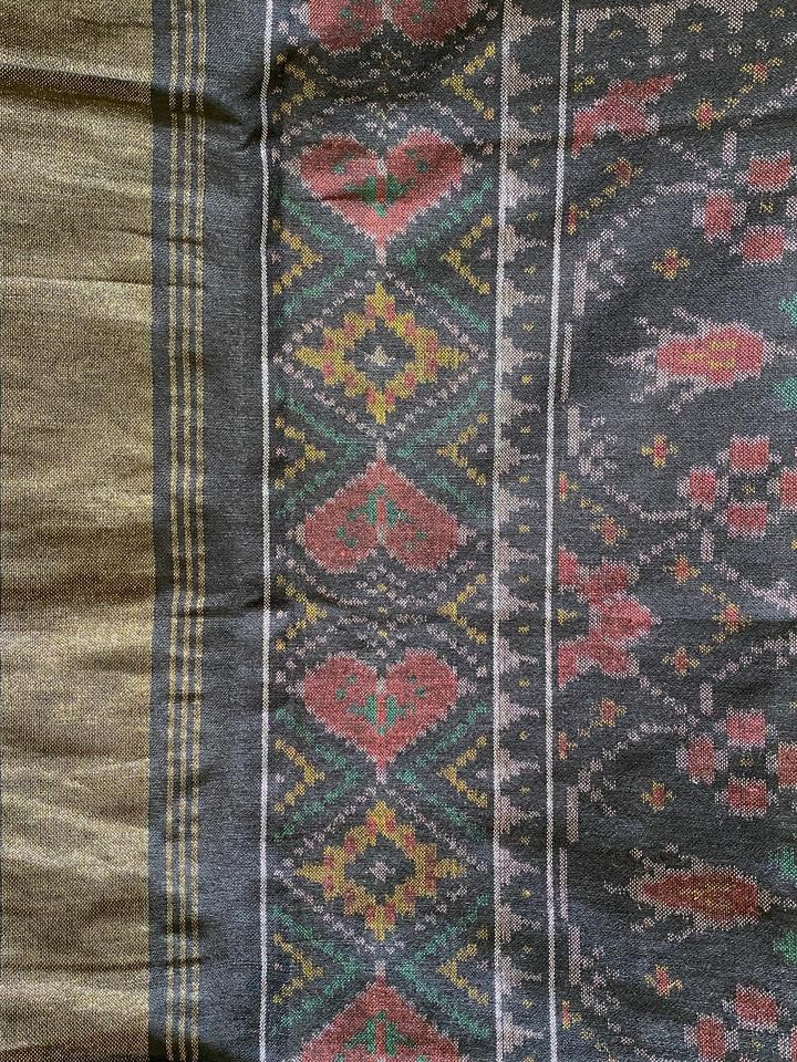 Classical Chhabdi Bhat Patola shawl