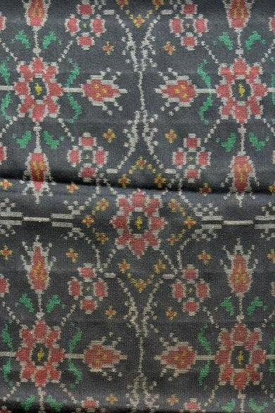 Classical Chhabdi Bhat Patola shawl