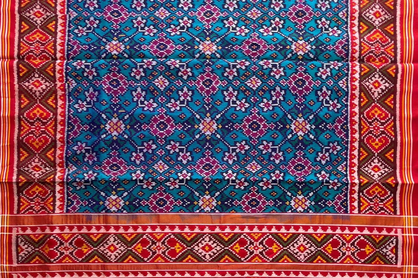 Blue‑Red Contrast Ratan Chokdi Patola Saree